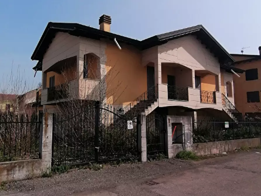 casa indipendente in vendita a Reggio nell'Emilia in zona Tribunale