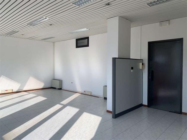 ufficio in vendita a Reggio nell'Emilia in zona Città Storica