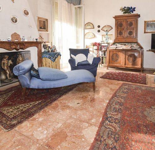 appartamento in vendita a Reggio nell'Emilia in zona Mirabello