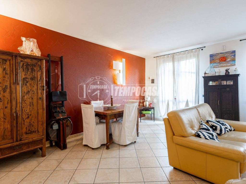 casa indipendente in vendita a Reggio nell'Emilia in zona Codemondo