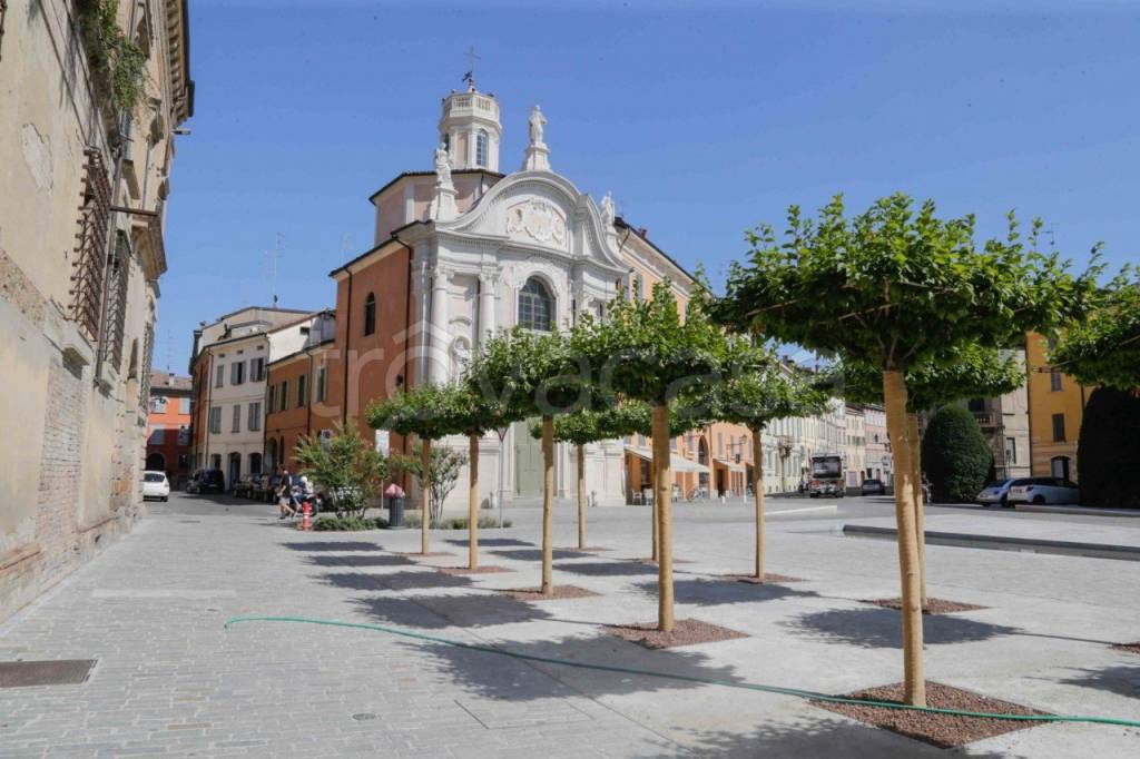 appartamento in vendita a Reggio nell'Emilia in zona Città Storica