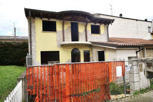 casa indipendente in vendita a Reggio nell'Emilia in zona Rivalta