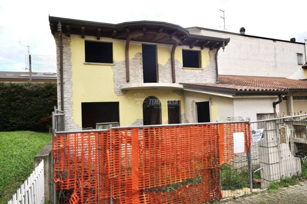 casa indipendente in vendita a Reggio nell'Emilia in zona Rivalta