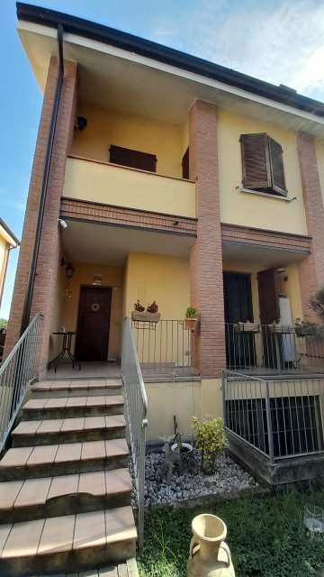 casa indipendente in vendita a Reggio nell'Emilia