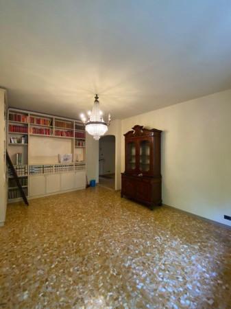 appartamento in vendita a Reggio nell'Emilia in zona Città Storica