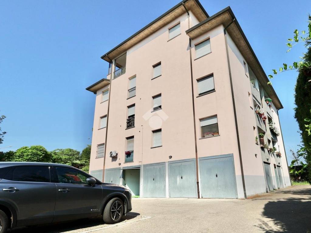 appartamento in vendita a Reggio nell'Emilia in zona Città Storica