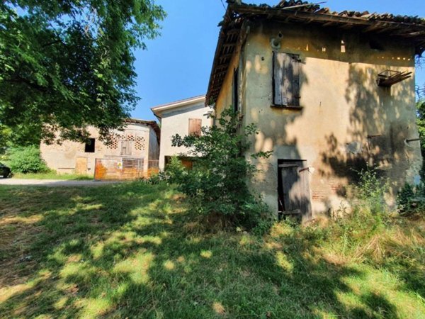 casa indipendente in vendita a Reggio nell'Emilia