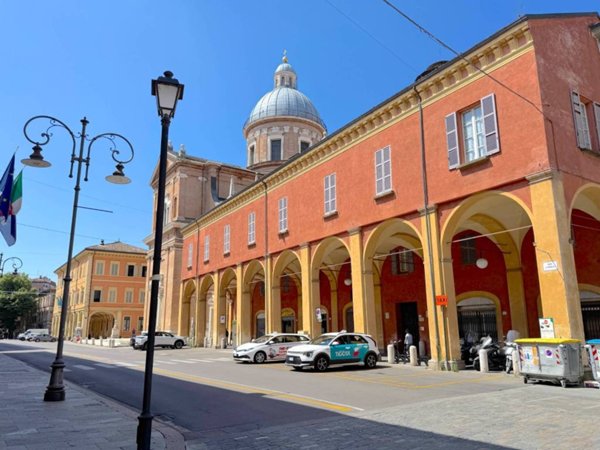 appartamento in vendita a Reggio nell'Emilia in zona Città Storica