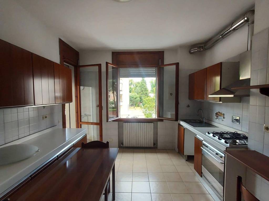 appartamento in vendita a Reggio nell'Emilia in zona Ospizio