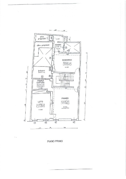 casa indipendente in vendita a Reggio nell'Emilia in zona Città Storica