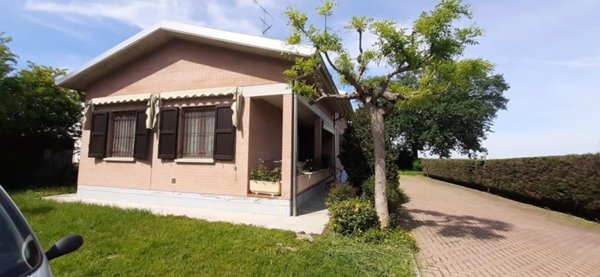 casa indipendente in vendita a Reggio nell'Emilia