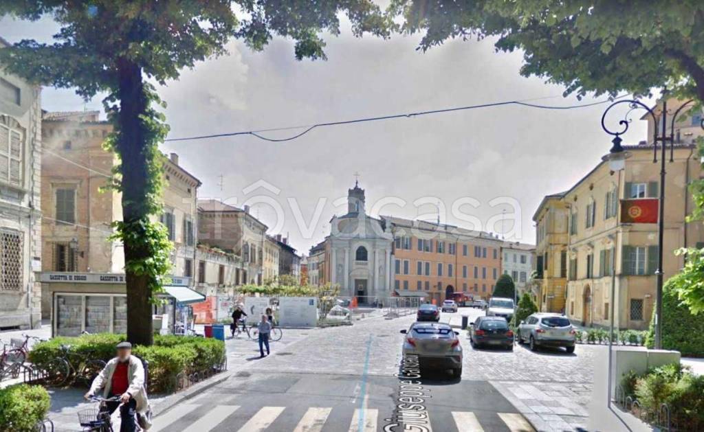appartamento in vendita a Reggio nell'Emilia in zona Città Storica