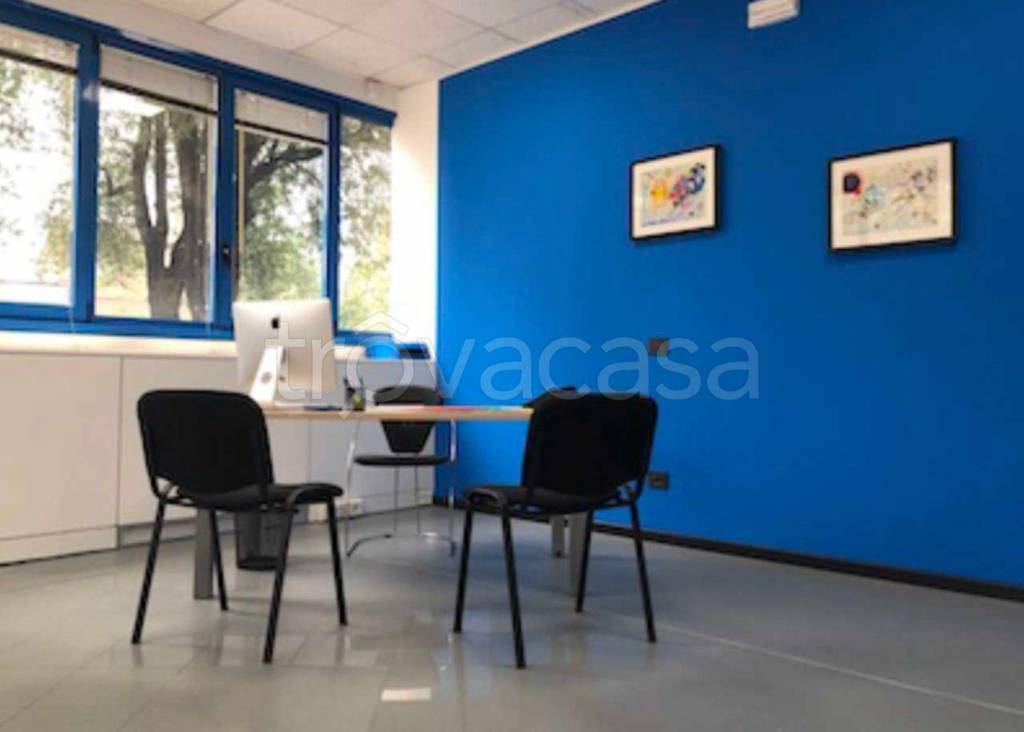ufficio in vendita a Reggio nell'Emilia in zona Città Storica
