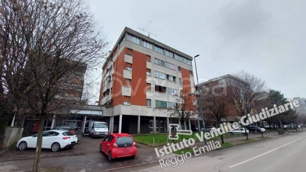 appartamento in vendita a Reggio nell'Emilia in zona Tribunale