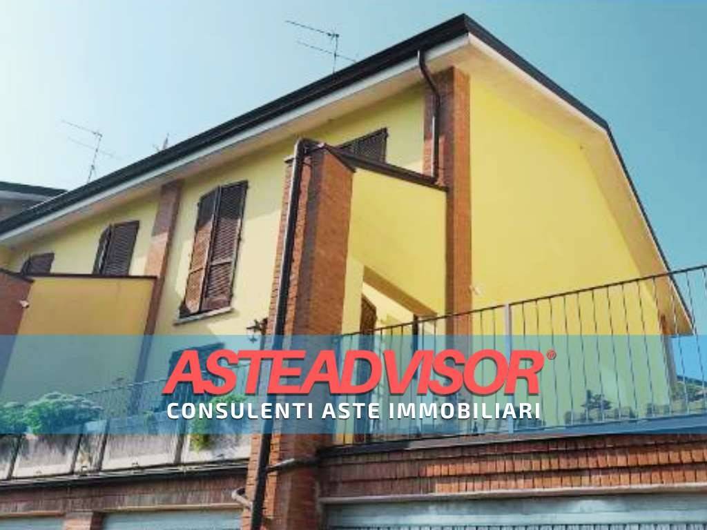 casa indipendente in vendita a Reggio nell'Emilia in zona San Prospero Strinati