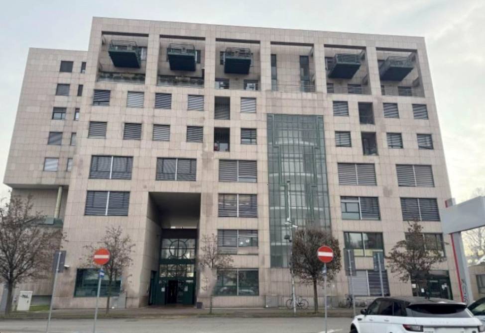 ufficio in vendita a Reggio nell'Emilia in zona Ospizio