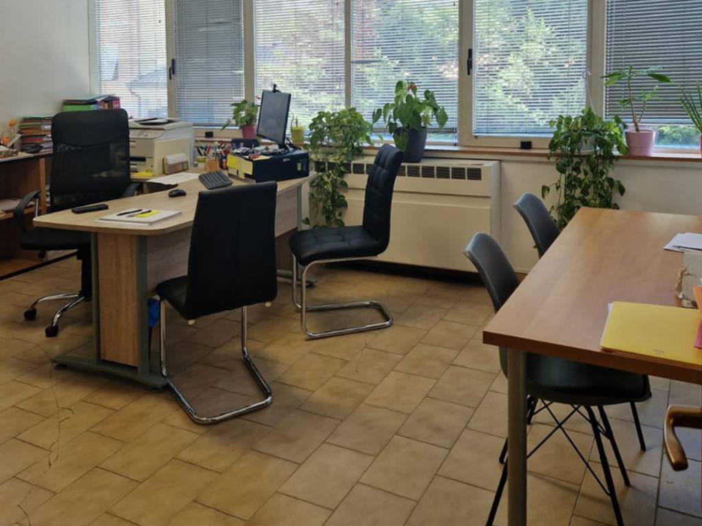 ufficio in vendita a Reggio nell'Emilia in zona Rosta Nuova