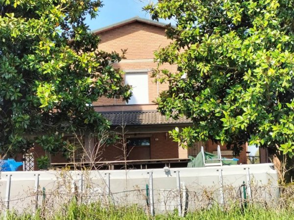 casa indipendente in vendita a Reggio nell'Emilia