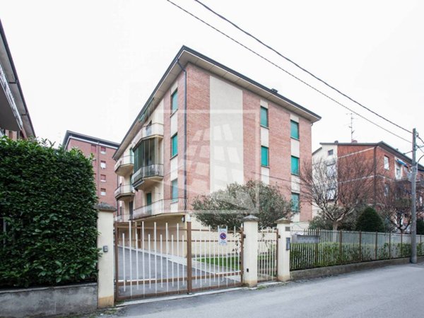 appartamento in vendita a Reggio nell'Emilia in zona Mirabello