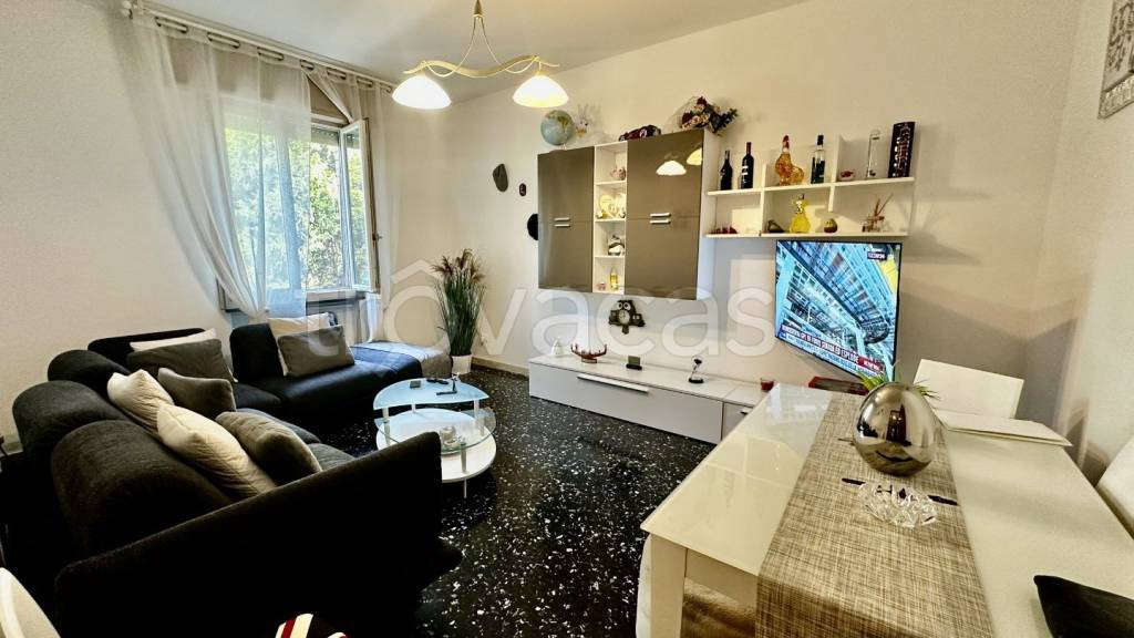 appartamento in vendita a Reggio nell'Emilia in zona Orologio