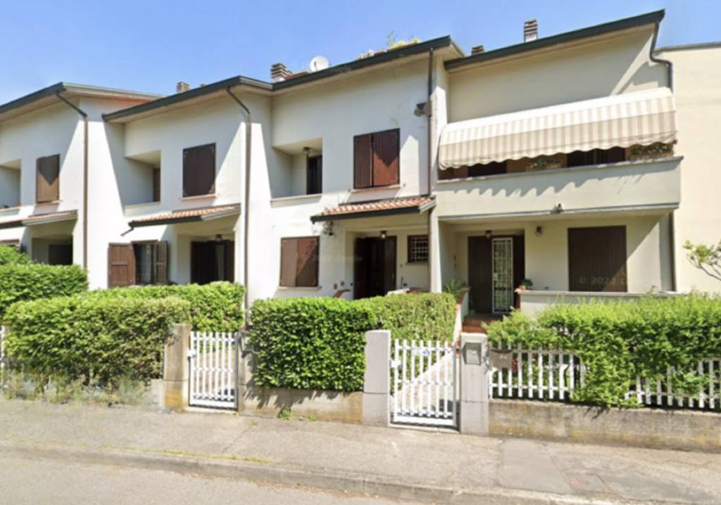 casa indipendente in vendita a Reggio nell'Emilia in zona Città Storica