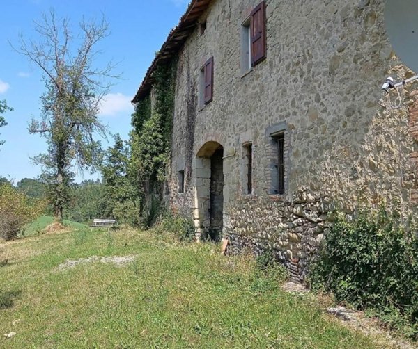 casale in vendita a Reggio nell'Emilia in zona Città Storica