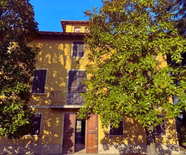 casa indipendente in vendita a Reggio nell'Emilia in zona Città Storica