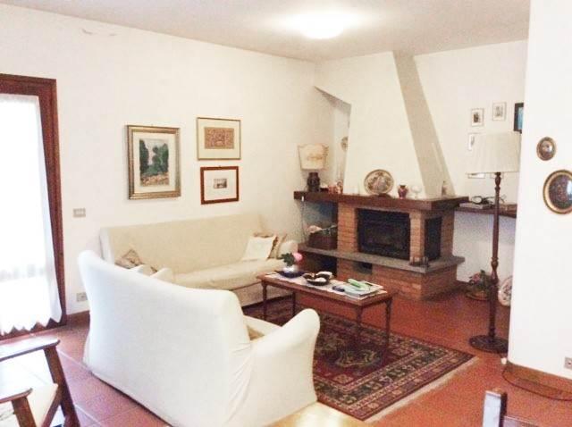casa indipendente in vendita a Reggio nell'Emilia in zona Città Storica