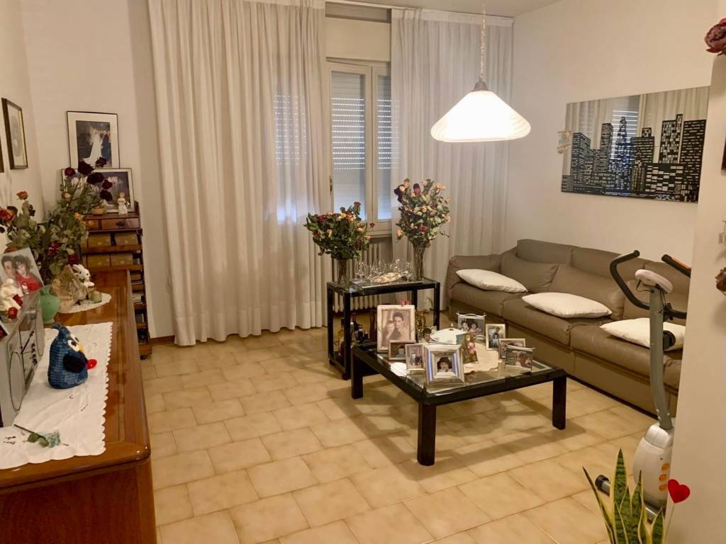 casa indipendente in vendita a Reggio nell'Emilia