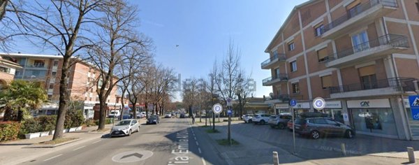 negozio in vendita a Reggio nell'Emilia in zona Ospizio