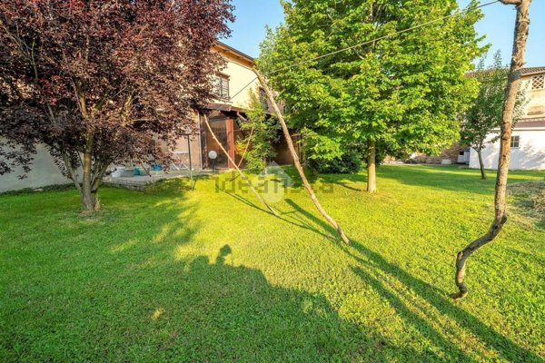 casa indipendente in vendita a Reggio nell'Emilia