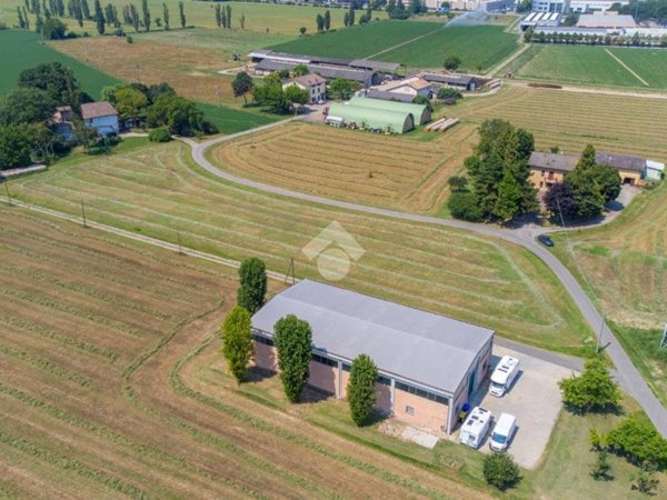 terreno edificabile in vendita a Reggio nell'Emilia in zona Pieve Modolena