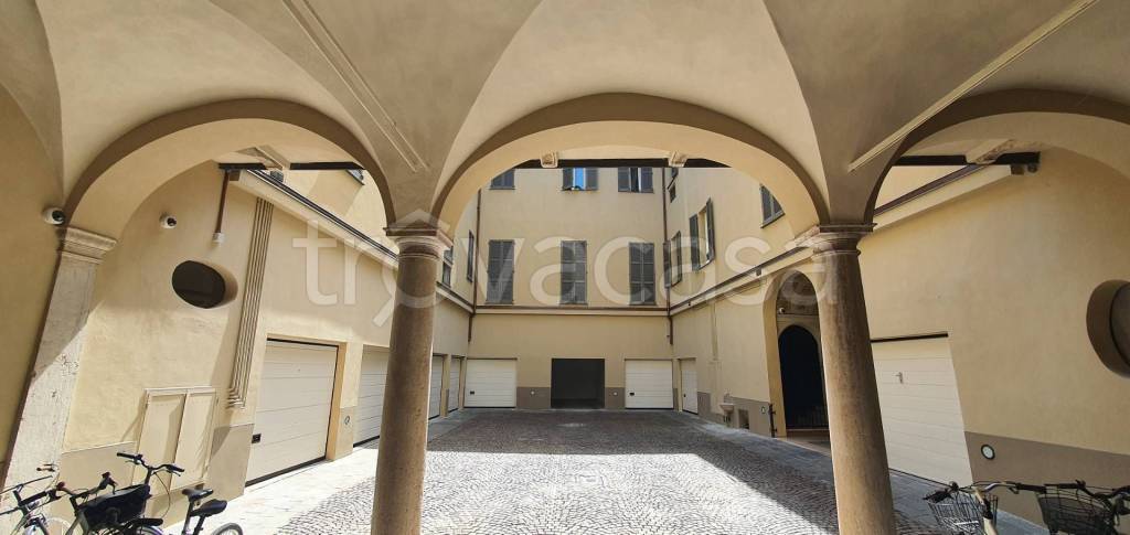 appartamento in vendita a Reggio nell'Emilia in zona Città Storica