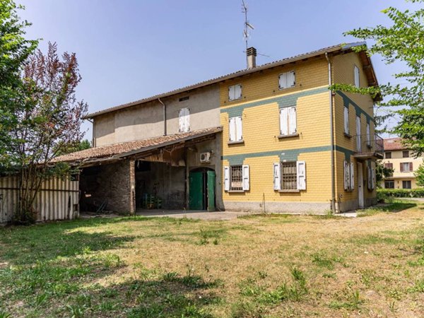 casa indipendente in vendita a Reggio nell'Emilia
