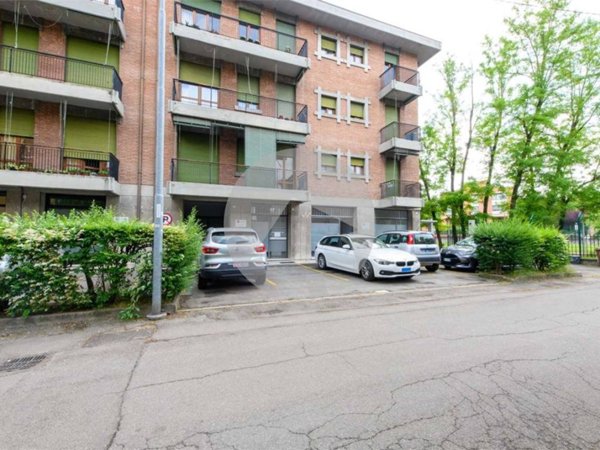 negozio in vendita a Reggio nell'Emilia in zona Città Storica