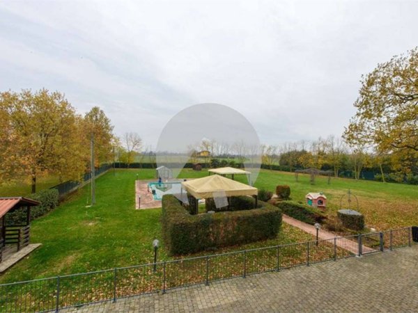 casa indipendente in vendita a Reggio nell'Emilia