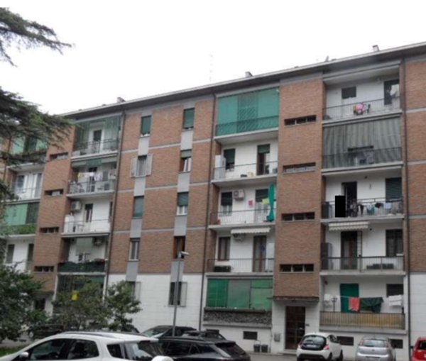 appartamento in vendita a Reggio nell'Emilia in zona Tribunale