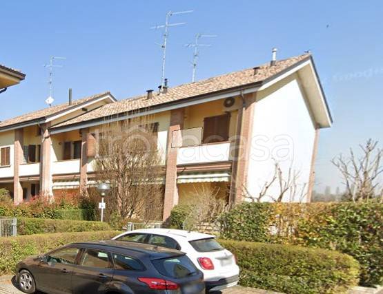 casa indipendente in vendita a Reggio nell'Emilia in zona Tribunale