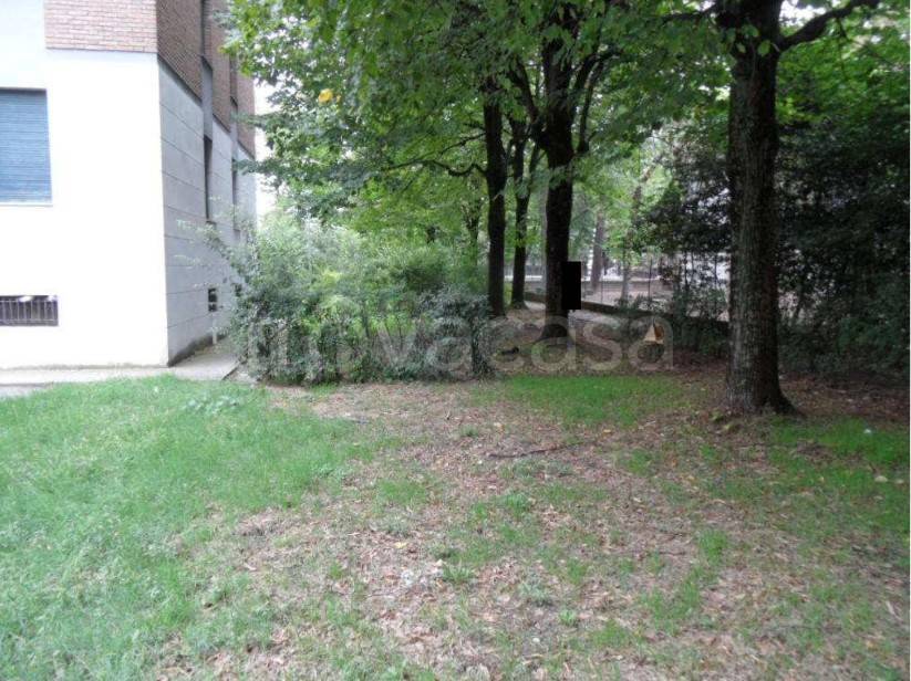 appartamento in vendita a Reggio nell'Emilia in zona Tribunale