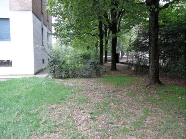 appartamento in vendita a Reggio nell'Emilia in zona Tribunale