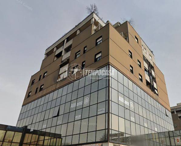 ufficio in vendita a Reggio nell'Emilia in zona Città Storica