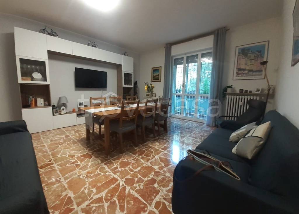 appartamento in vendita a Reggio nell'Emilia in zona Ospizio