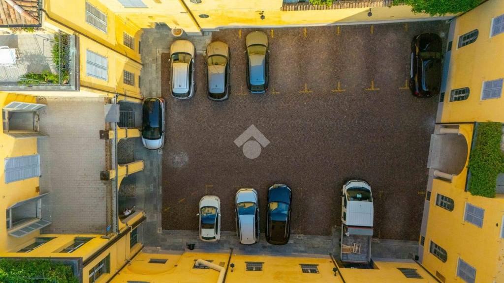 appartamento in vendita a Reggio nell'Emilia in zona Città Storica