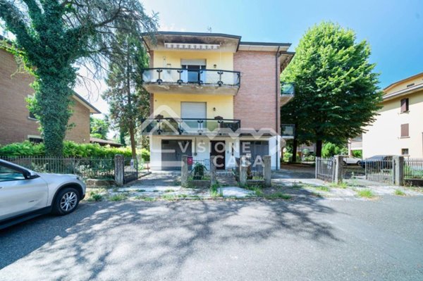 casa indipendente in vendita a Reggio nell'Emilia in zona Codemondo
