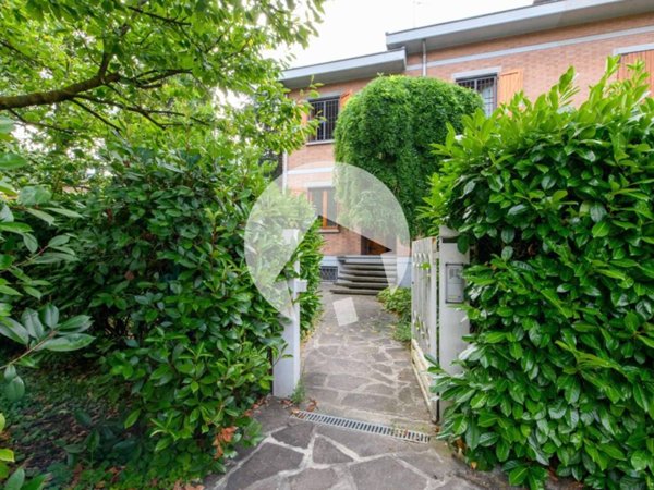 casa indipendente in vendita a Reggio nell'Emilia in zona Baragalla