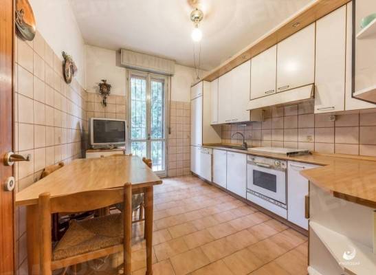 appartamento in vendita a Reggio nell'Emilia in zona Ospizio