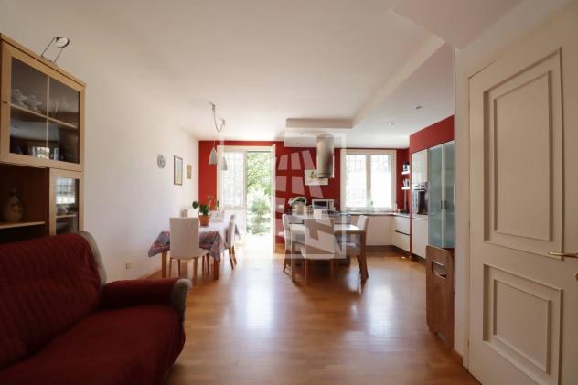 casa indipendente in vendita a Reggio nell'Emilia in zona Baragalla