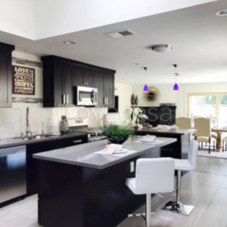 casa indipendente in vendita a Reggio nell'Emilia in zona Città Storica