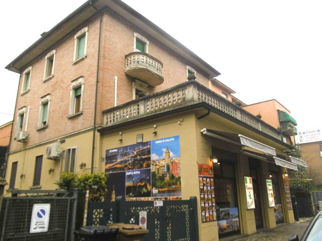 negozio in vendita a Reggio nell'Emilia