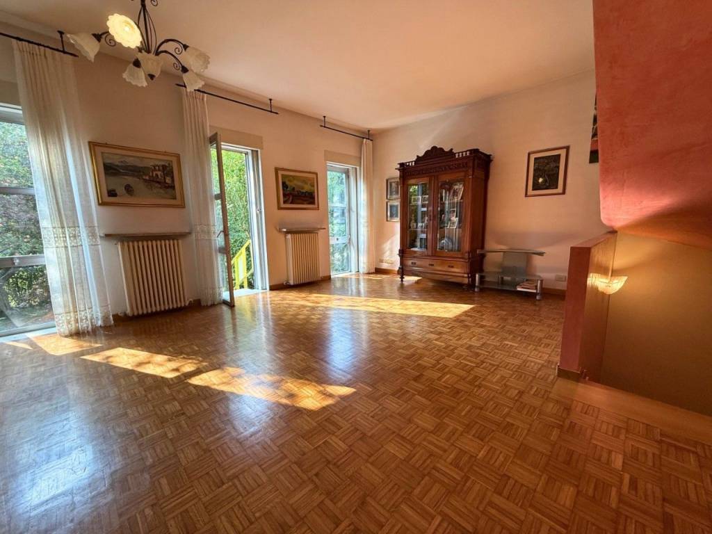 casa indipendente a Reggio nell'Emilia in zona San Pellegrino / Villa Canali